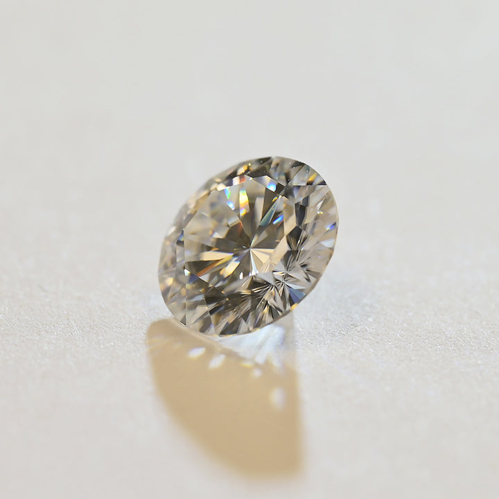 Lab Grown Moissanite Round (16 Arrows) Cut