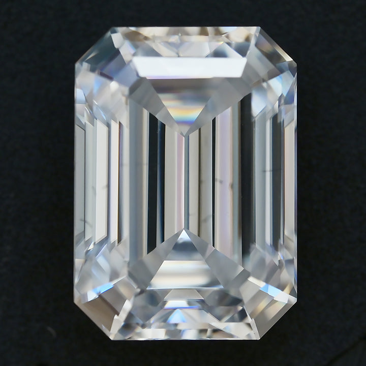 Lab Grown Moissanit Emerald Cut