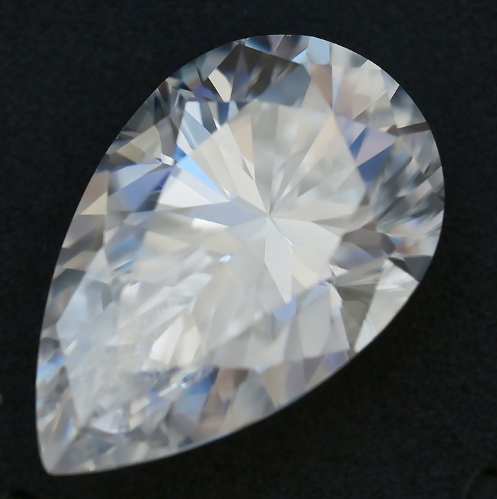 Lab Grown Moissanit Pear Cut